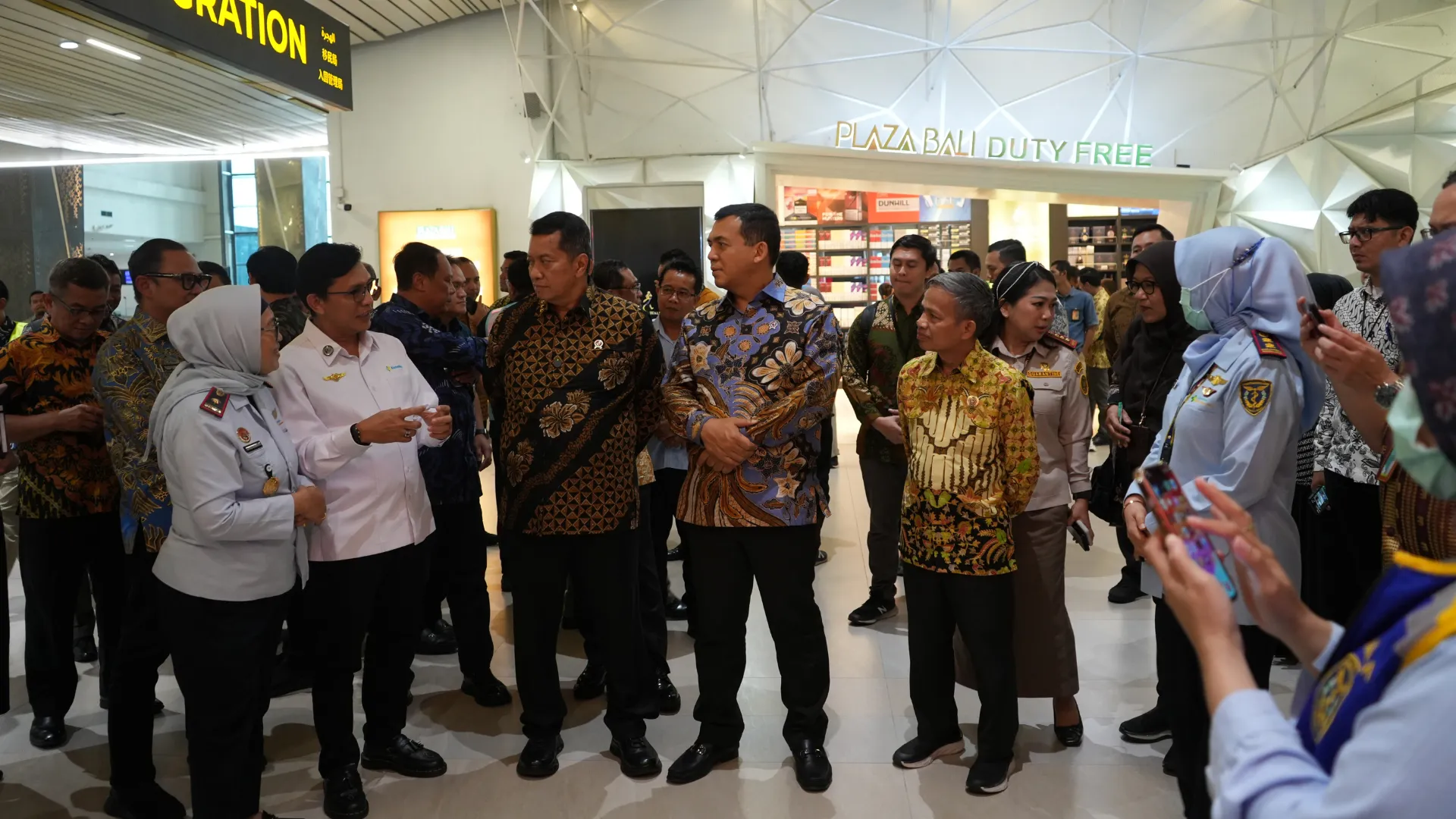 Kawal Implementasi All Indonesia, Silmy Karim Bersama Wamen PANRB dan Wamenhub Sambangi Soekarno-Hatta
